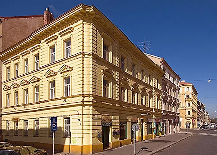 Amandment Aparthotel 3*